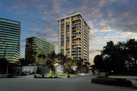 Courtyard by Marriott Miami Coconut Grove Отели рядом с достопримечательностью «Miami City Hall»
