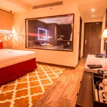 Carnelian Muscat - Airport Hotel