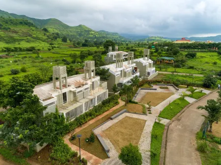 The Grand Resort Отели в г. Нандгаонсадо