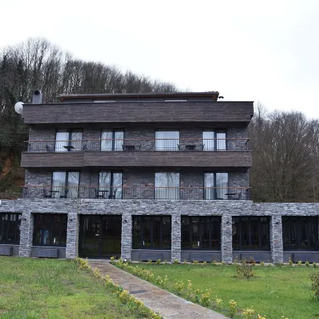 Adess Otel