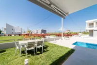 Thalassa & Thalassa Prive Residential Complex - Strand