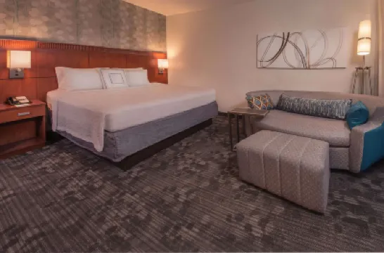 Sonesta Select Arlington Rosslyn Hotels near US Marine Corps War Memorial