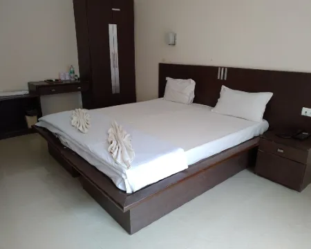 Kings Crown Resort - Mandarmani โรงแรมในมณฑรมุณี