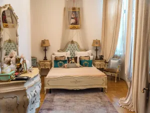 Conacul Coroanei Luxury Boutique Hotel