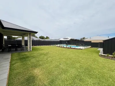 Sunset Shores Hotel in zona Busselton Community Garden
