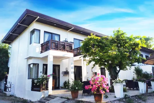 Puerto Del Sol Beach Resort Hotel di Bolinao