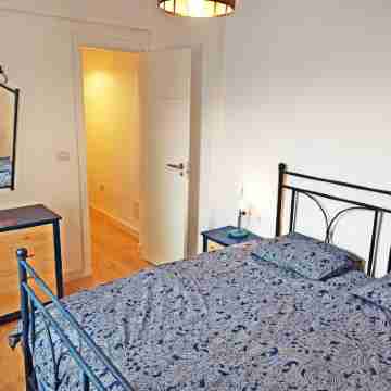 Light-Flooded Loft in Santa Cruz Rooms