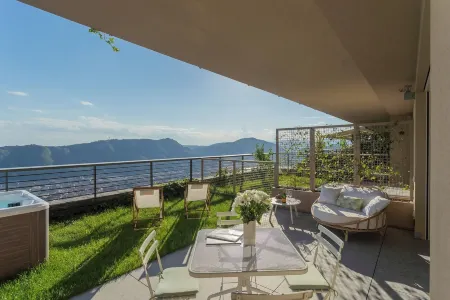 La Vista Bonita by Rent All Como