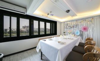 Diamond Hotel