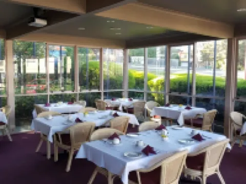 靈伍德湖旅館 靈伍德酒店