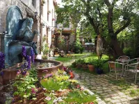 Besharat Gallery & Museum Hotels in Bois-le-Roi