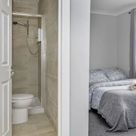 Shirley House 2 Self Catering Guest House 10 Min Walk to Southampton General Hospital