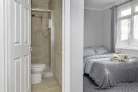 Shirley House 2 Self Catering Guest House 10 Min Walk to Southampton General Hospital - parking