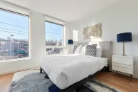 New Fab 4 Br - Outdoor Deck - Gym - Mins to NYC - Balcony