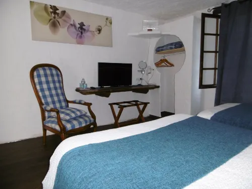Le Relais des Vieilles Postes Hotels in Champagneux