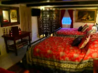 Daniels House Inn Hotels near Salem Station