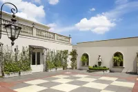 The Ritz-Carlton, New Orleans Hotels near LAKEFRONT AIRPORT
