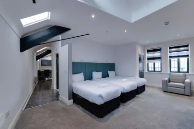 Temple Court Cavern Quarter Apartments by Happy Days