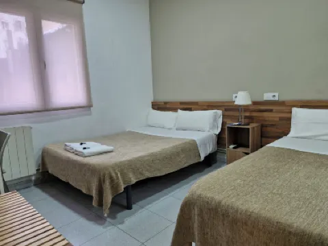 Hostal Elkano Hotel dekat Museu Nacional dArt de Catalunya