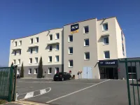 Ace Hotel Poitiers Отели в г. Дьене