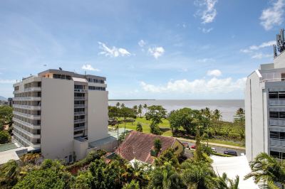 ホテルからの眺望 ホリデイ・イン ケアンズ ハーバーサイドの写真