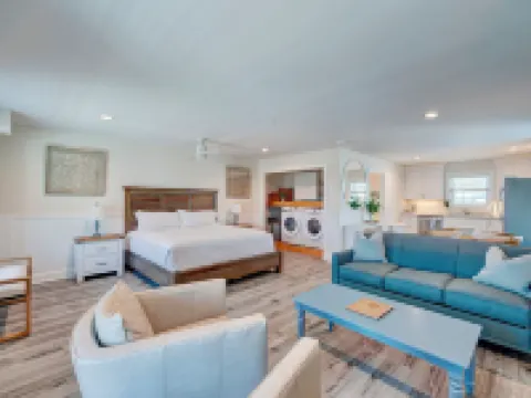 1001 King Ada Suite, 1st Floor Serenity Hotels in Topsail