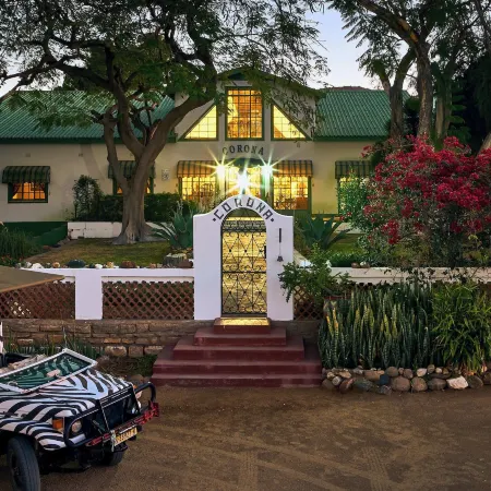 Corona Guest Farm