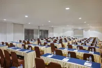 Amaris Hotel Padjajaran Bogor with A-Space