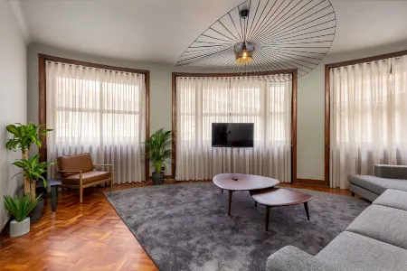 Youropo - Santa Catarina Отели рядом с достопримечательностью «Кристалл Паллада»