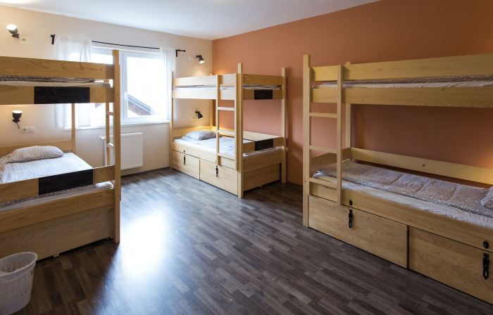 Falling Lakes Hostel