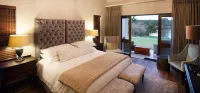 Under Oaks Guest House Hoteles en Paarl