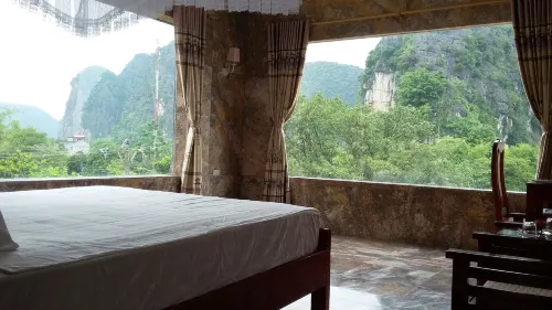 Limestone View Homestay - Infinity Pools