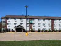 Quality Inn & Suites Bloomington I-55 and I-74 Các khách sạn ở Bloomington