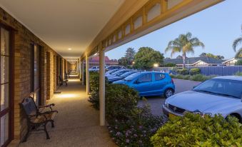 Best Western Ambassador Motor Inn  Apartments