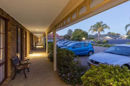 Best Western Ambassador Motor Inn  Apartments