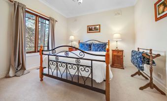 Whispering Pines Cottages