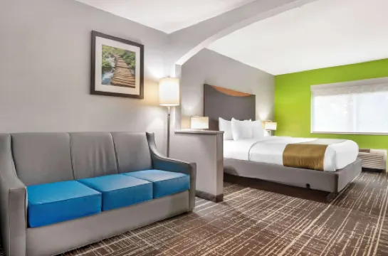 Quality Inn & Suites Birmingham - Highway 280 Hotels in Birmingham