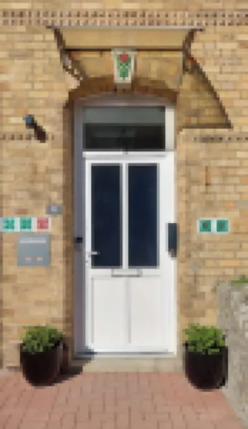 อินเวอร์นู๊คโฮเต็ล โรงแรมใน