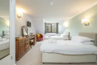 Trewern Arms Hotel Hotel di Newport