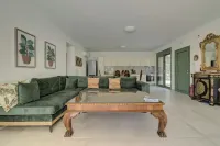 우조 스톤 하우스 2, 프라이빗 수영장 있음