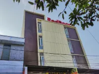 RedDoorz at K23 Rungkut Madya