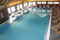 Natyral Razma Resort - Pools