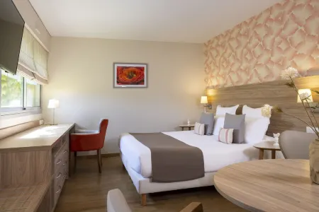 Hôtel-Résidence Lou Paradou