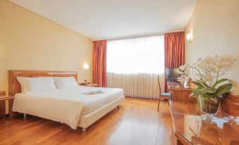 Montresor Hotel Tower