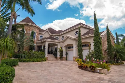 Orchids & Palms Villa Hotels in 