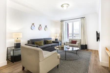 Slow Suites Bellas Artes Отели рядом с достопримечательностью «Королевский ботанический сад Мадрида»