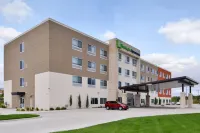 Holiday Inn Express & Suites Lee's Summit - Kansas City Hotels near T.J. Maxx