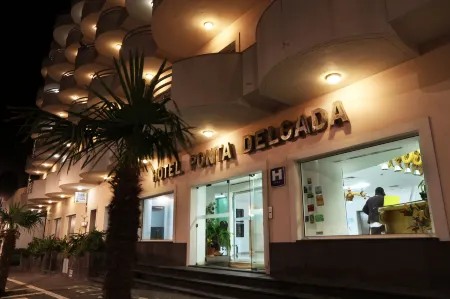 Hotel Ponta Delgada Отели в г. Понта-Делгада