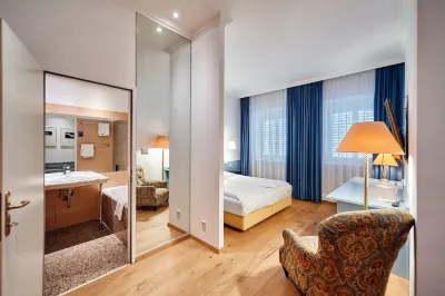 Hotel Kunsthof Hotel dekat Institute for Management Information Systems