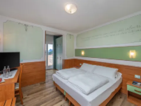 Hotel Londra Slow Living Molveno Hotels in Molveno